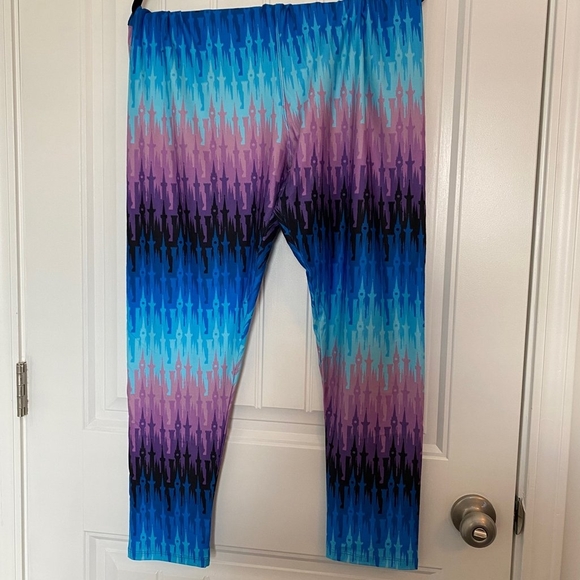 NWT Charlie’s Project OS castle leggings - Picture 2 of 6